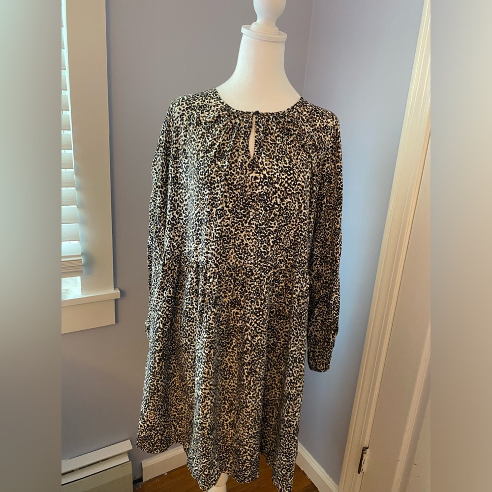 Leopard Print Old Navy Dress - Long Sleeve (size large)